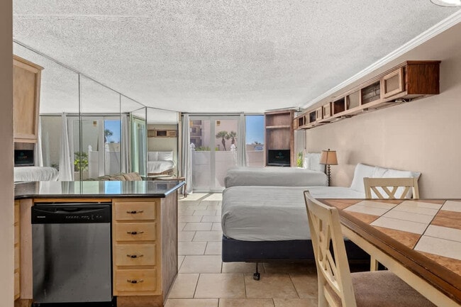 Building Photo - 8817 S Thomas Dr Unit SI ID1354907P