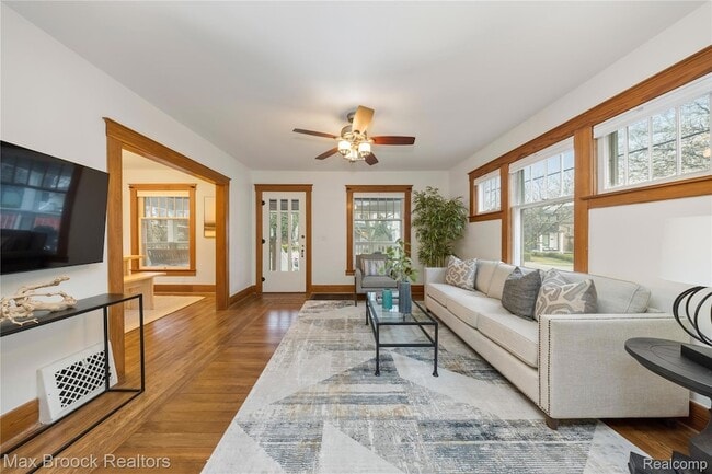 Photo - 436 Park St