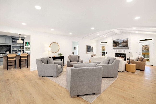 Photo - 89 Mayfair Dr Unit ID1380462P