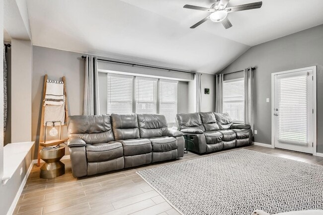 Photo - 148 Fire Wheel Pass