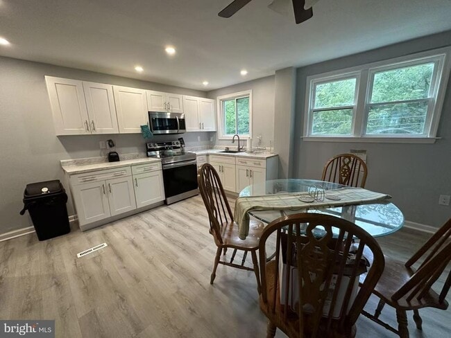 Photo - 145 Madison Dr