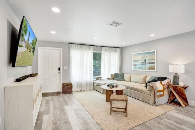 Photo - 1587 NE 30th St Unit SI ID1503921P