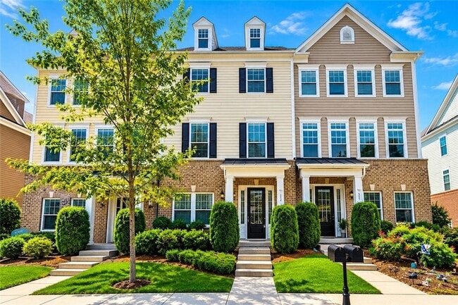 Building Photo - 335 Osona Ln