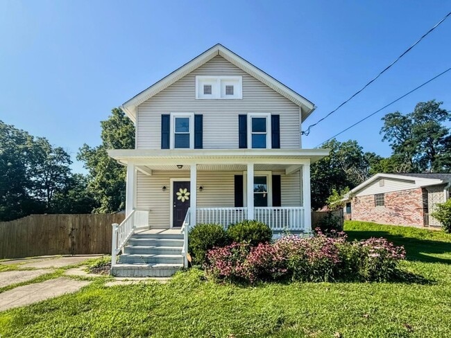 Building Photo - 1007 W Loveland Ave