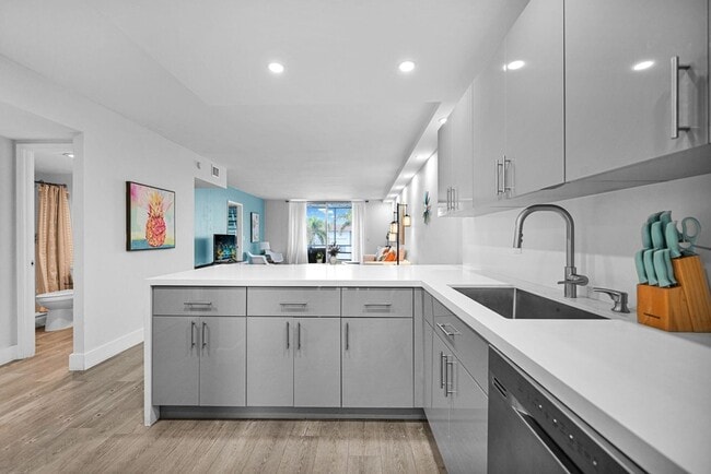 Photo - 400 SE 10th St Unit 303