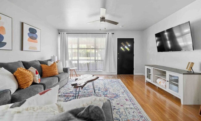 Building Photo - 318 Aberdeen Ave Unit ID1268410P