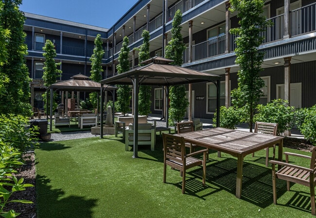 Photo - 111 E 4th St Unit SI ID1036787P