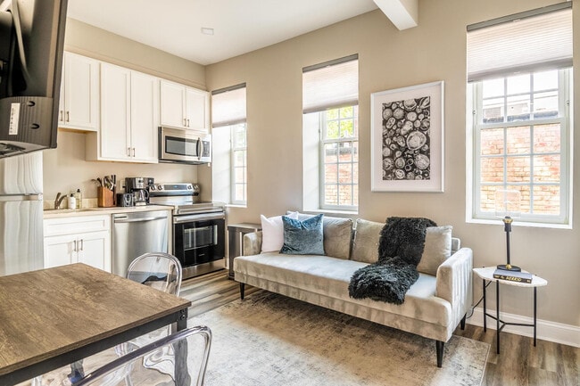 Building Photo - 701 E St SE Unit SI ID1011208P