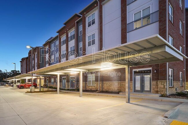 Photo - River House Apartments