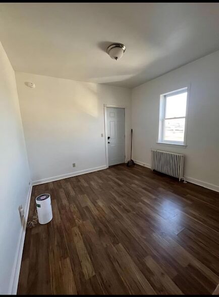 Building Photo - 113 3rd St W