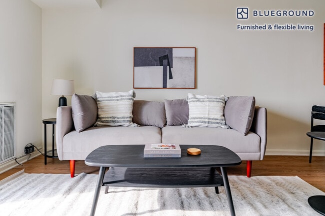 Photo - 4650 Washington Blvd Unit FL6-ID1050