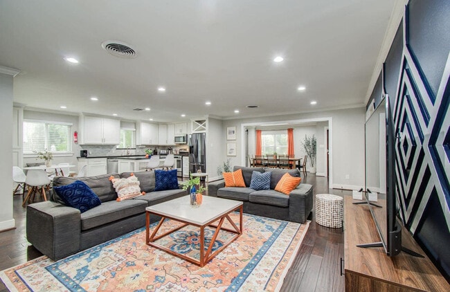 Photo - 4749 Benning Dr Unit ID1019531P