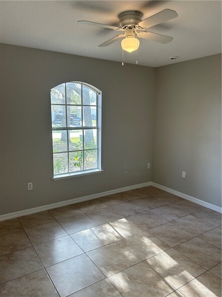 Photo - 486 Biscayne Ln