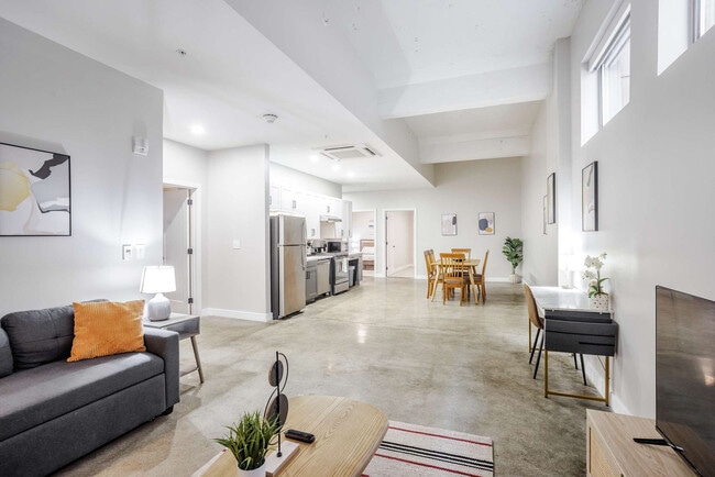 Photo - 205 W 4th St Unit ID1316454P