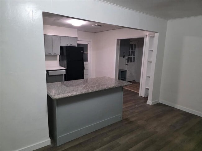 Photo - 2411 Lauradale Dr