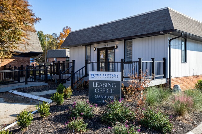 Building Photo - Huffman Mill Townhomes