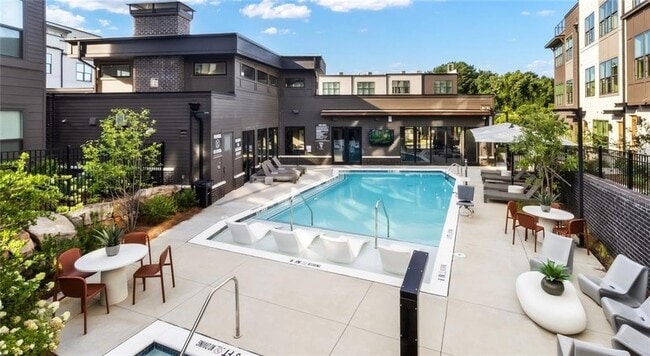 Building Photo - 277 Clifton St SE