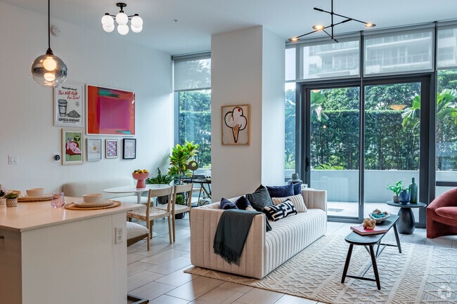 Interior Photo - Midtown 5