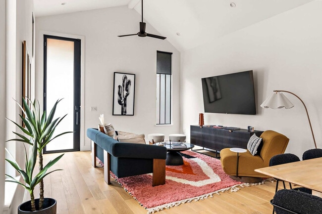 Building Photo - 705 W Annie St Unit ID1254588P