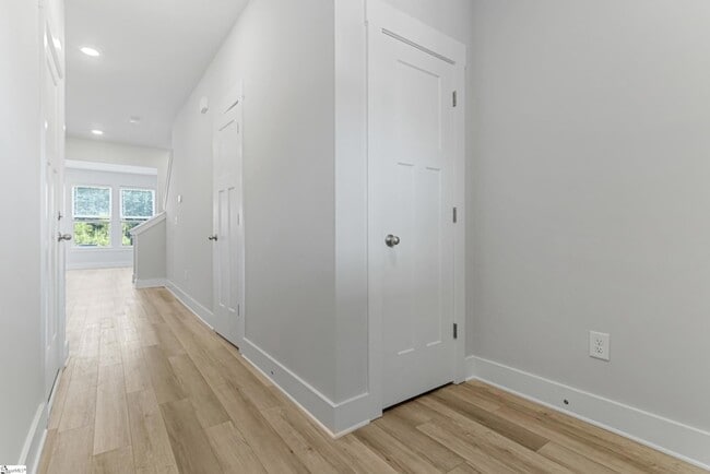 Photo - 1031 Millison Pl