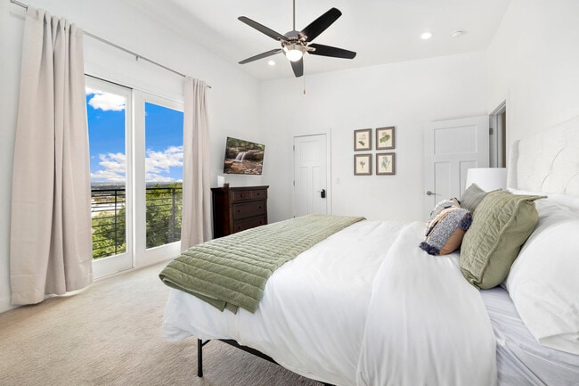 Photo - 313 E Noble Ln Unit ID1221817P