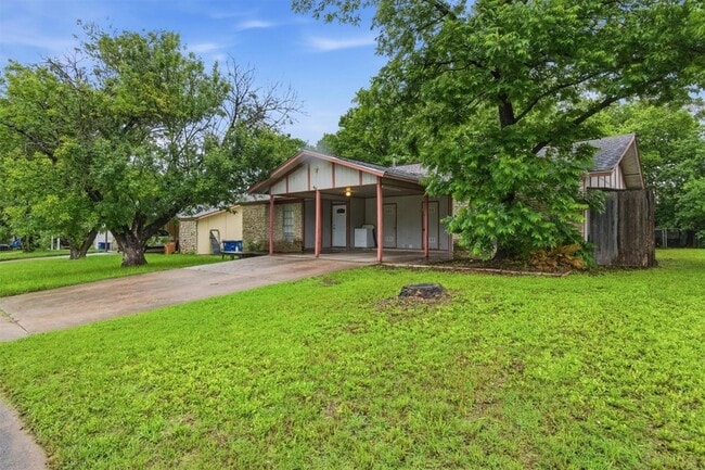 Photo - 6305 Emerald Forest Dr Unit B