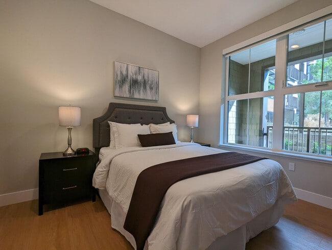 Photo - 1746 Villa St Unit ID1280708P