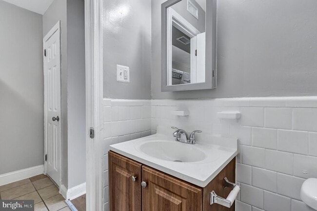 Photo - 2012 Rosedale St NE