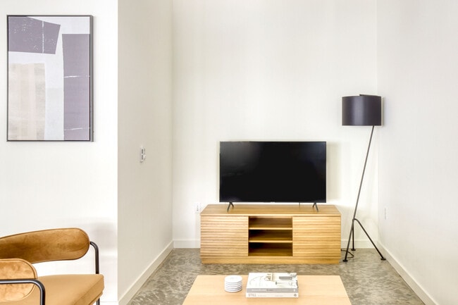 Photo - 330 3rd Ave W Unit FL4-ID3587A