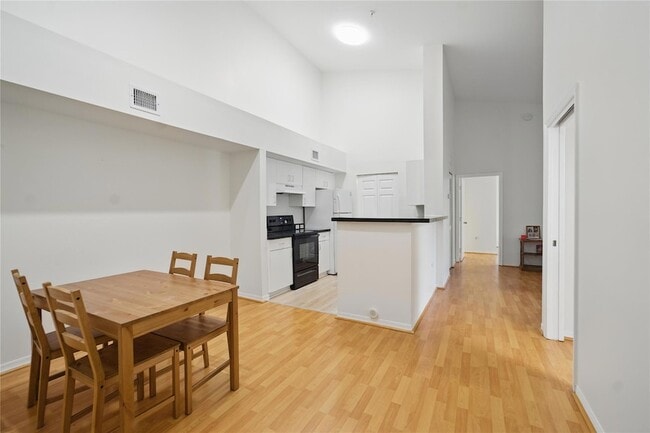 Photo - 11133 SW 8th St Unit 3069