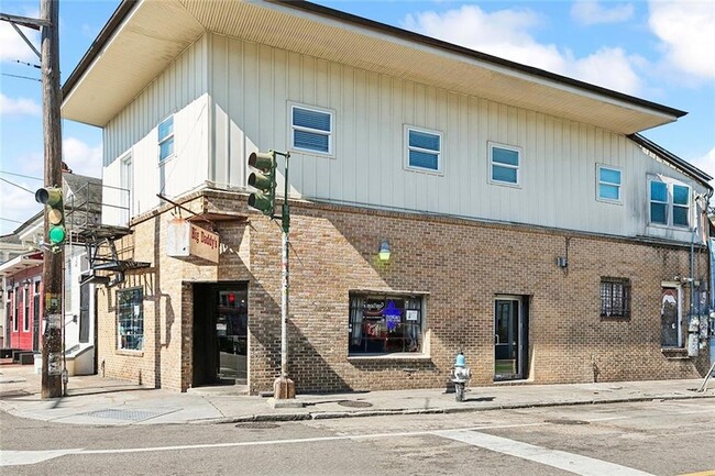 Building Photo - 706 Franklin Ave Unit 1