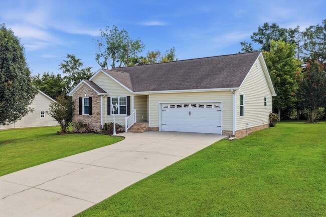Photo - 192 Gladstone Dr