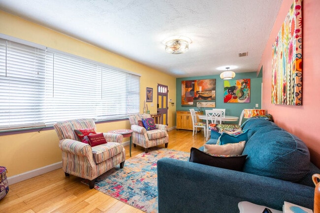 Photo - 214 Lucerne Dr Unit ID1381666P