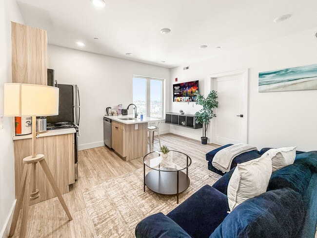 Building Photo - 2400 E Huntingdon St Unit ID1075542P