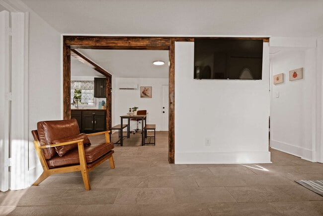 Photo - 2904 Berwick St Unit ID1310518P