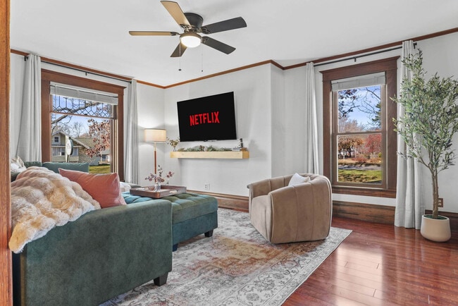 Photo - 924 Capital St Unit ID1369276P