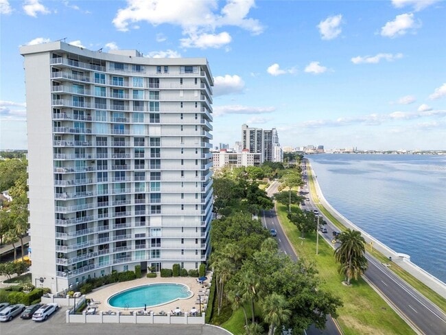 Building Photo - 2611 Bayshore Blvd Unit 504