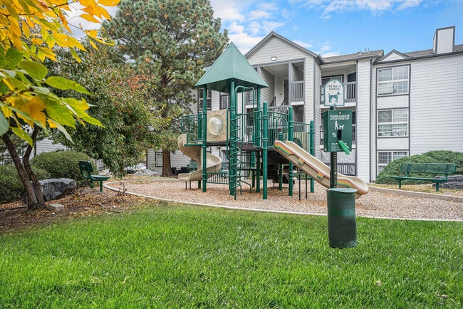 Building Photo - Village at Lionstone