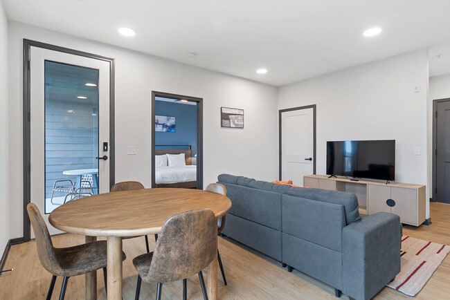 Photo - 423 E Michigan St Unit ID1032105P