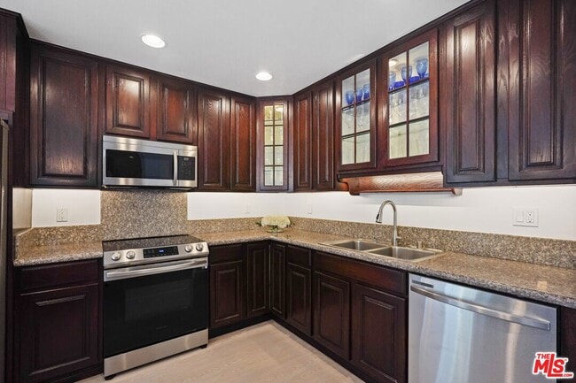 Photo - 18101 Coastline Dr