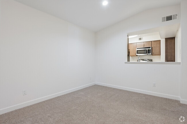 2BR, 2BA - 1,100SF - Dining Room - Shadow Creek Apartments
