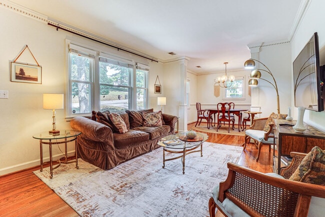 Building Photo - 631 Watsonwood Dr Unit SI ID1632537P