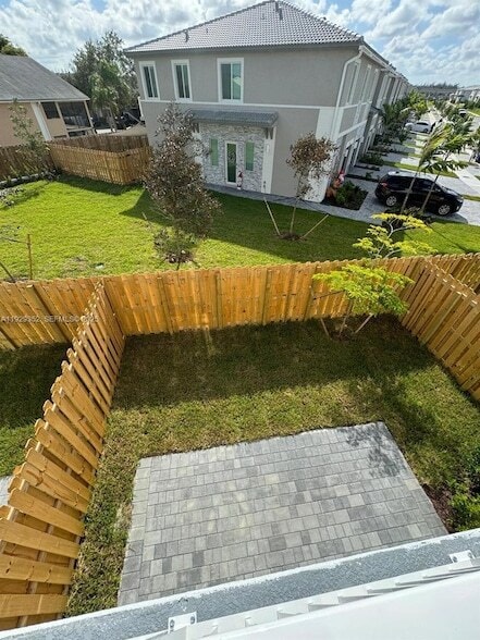 Photo - 724 SE 13th St Cir