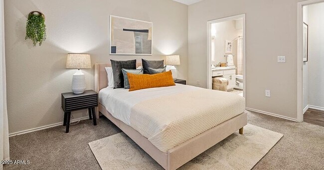 Photo - 1802 W Maryland Ave Unit 1