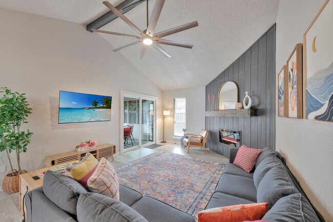 Photo - 11906 Blueridge Mountains Dr Unit ID1268419P