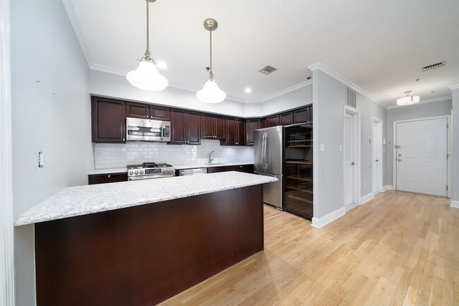 Photo - 452 2nd St