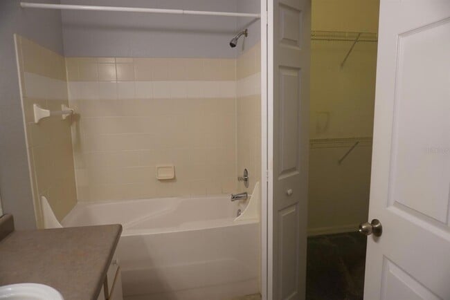 Photo - 6005 Westgate Dr Unit 2212