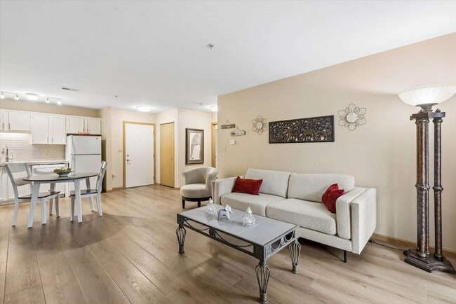Photo - 605 Barrington Ave Unit 332