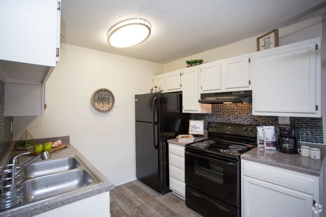 1BR, 1BA - 560 SF - Florida Station