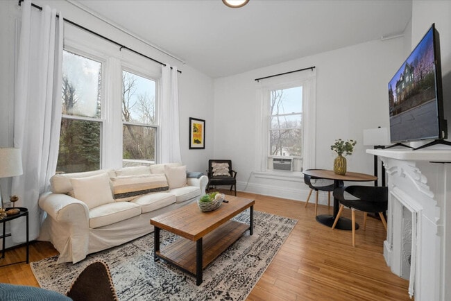 Building Photo - 242 Mccormick Pl Unit ID1056125P